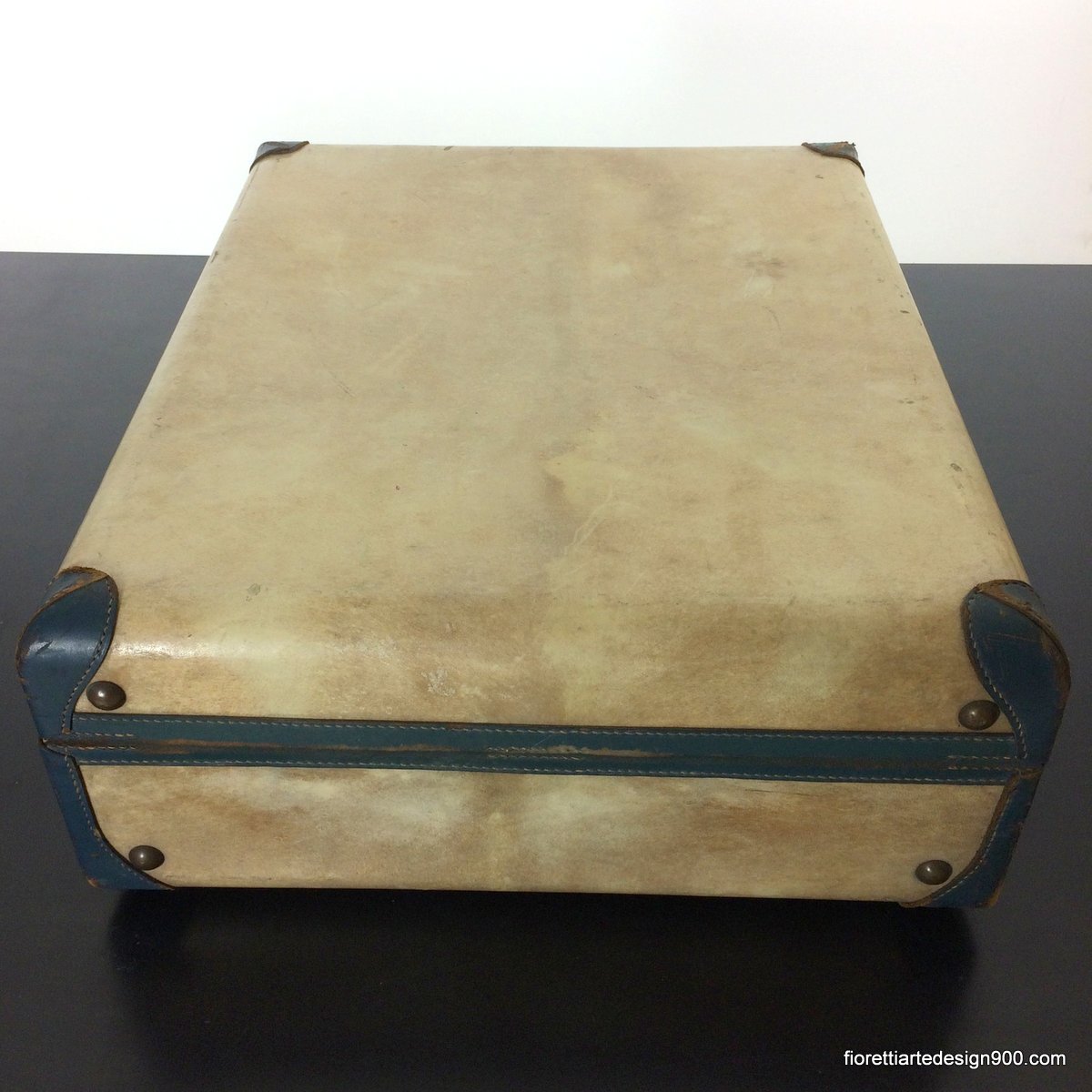 Valigia guardaroba pergamena parchment wardrobe suitcase valise